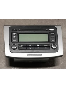 CD-raadio ja paneel Volkswagen Passat B6 318410100 3C0858069M